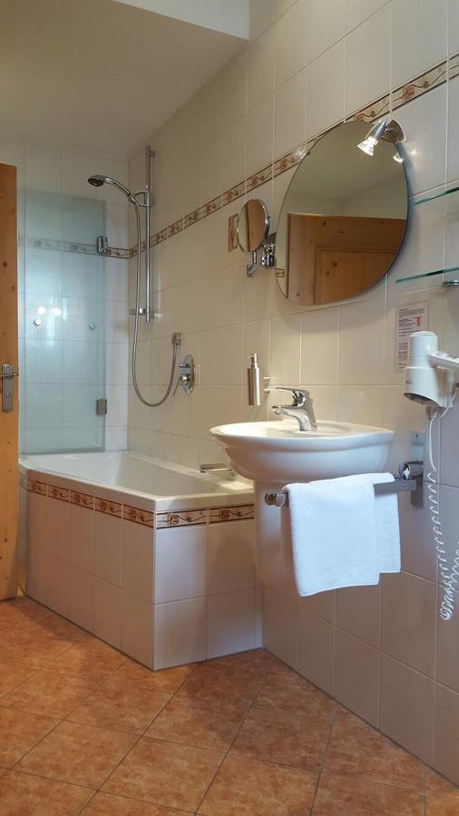Landhotel Gruener Baum Westendorf  Екстер'єр фото